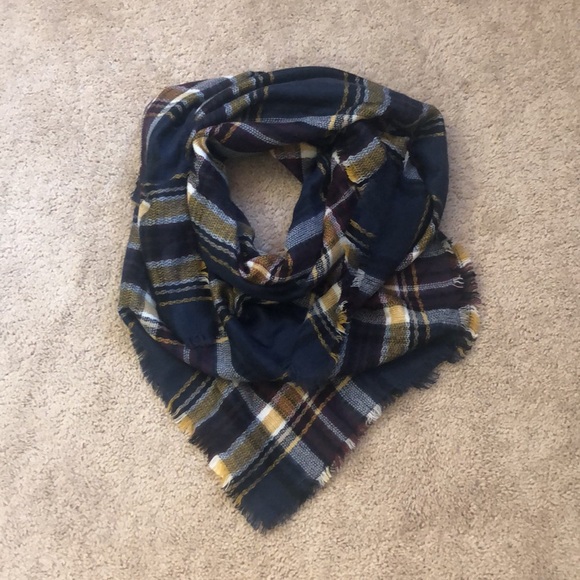 NWT, Blanket Scarf, Plaid - Picture 1 of 3